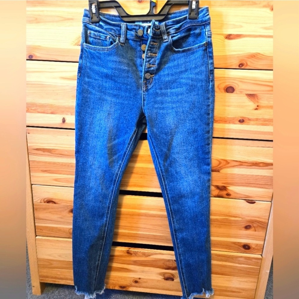 MICA LOS ANGELES BUTTON-FLY SKINNY JEANS. SIZE 26.